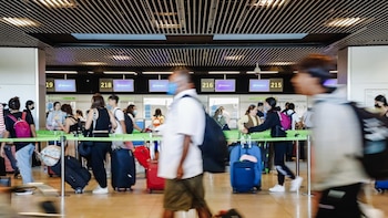 Epidemias, alertas o amenazas terroristas: Exteriores lanza su campaña estival "para prevenir incidentes" en los viajes