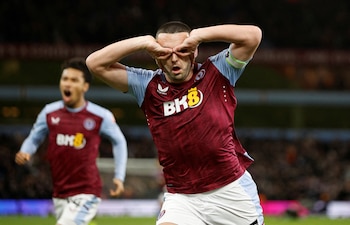 McGinn celebra su gol al Arsenal (Action Images via Reuters/John Sibley)