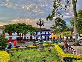 Jardín está ubicado a 130