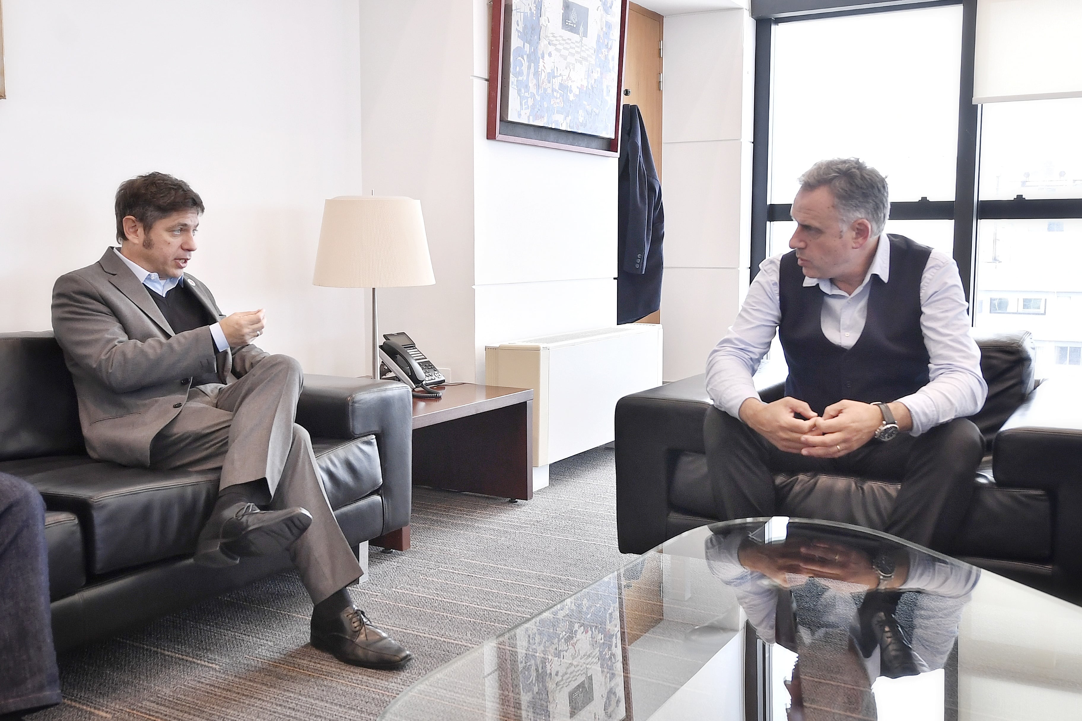 Axel Kicillof junto a Yamandú Orsi