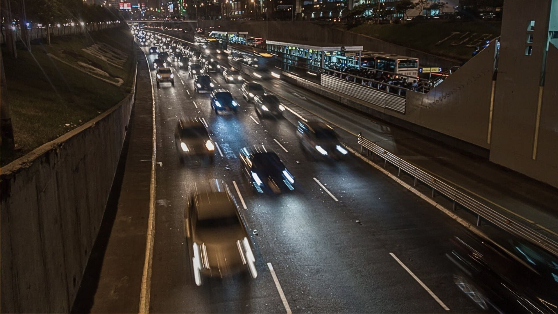 Este es el peor lugar para estacionar en Lima: peruanos pueden perder hasta S/4.410 al año buscando cochera
