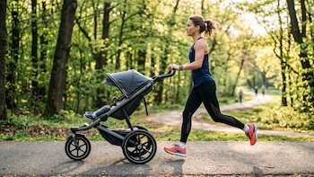 Correr con el carrito del bebé: qué dice la ciencia sobre esta tendencia entre los padres runners