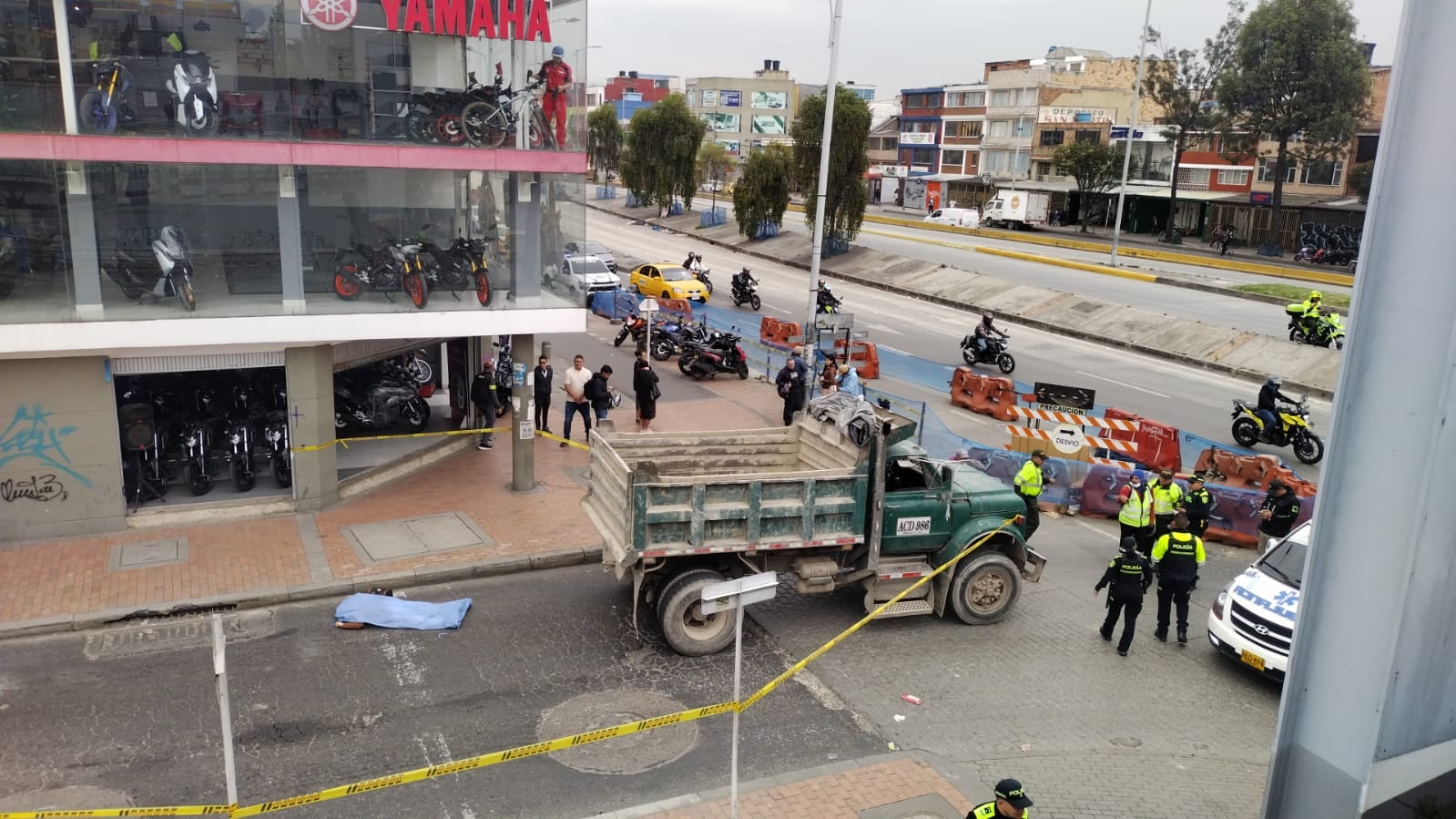 Autoridades reportaron el incidente a las 9:15 a. m., lo que provocó preocupación entre testigos y usuarios del sistema de transporte - crédito Pasa en Bogotá/X