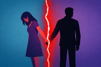 Ilustración de dos figuras: una mujer de pie a la izquierda y un hombre de espaldas a la derecha, tomados de la mano. Una grieta roja divide la imagen. Fondo azul y morado.