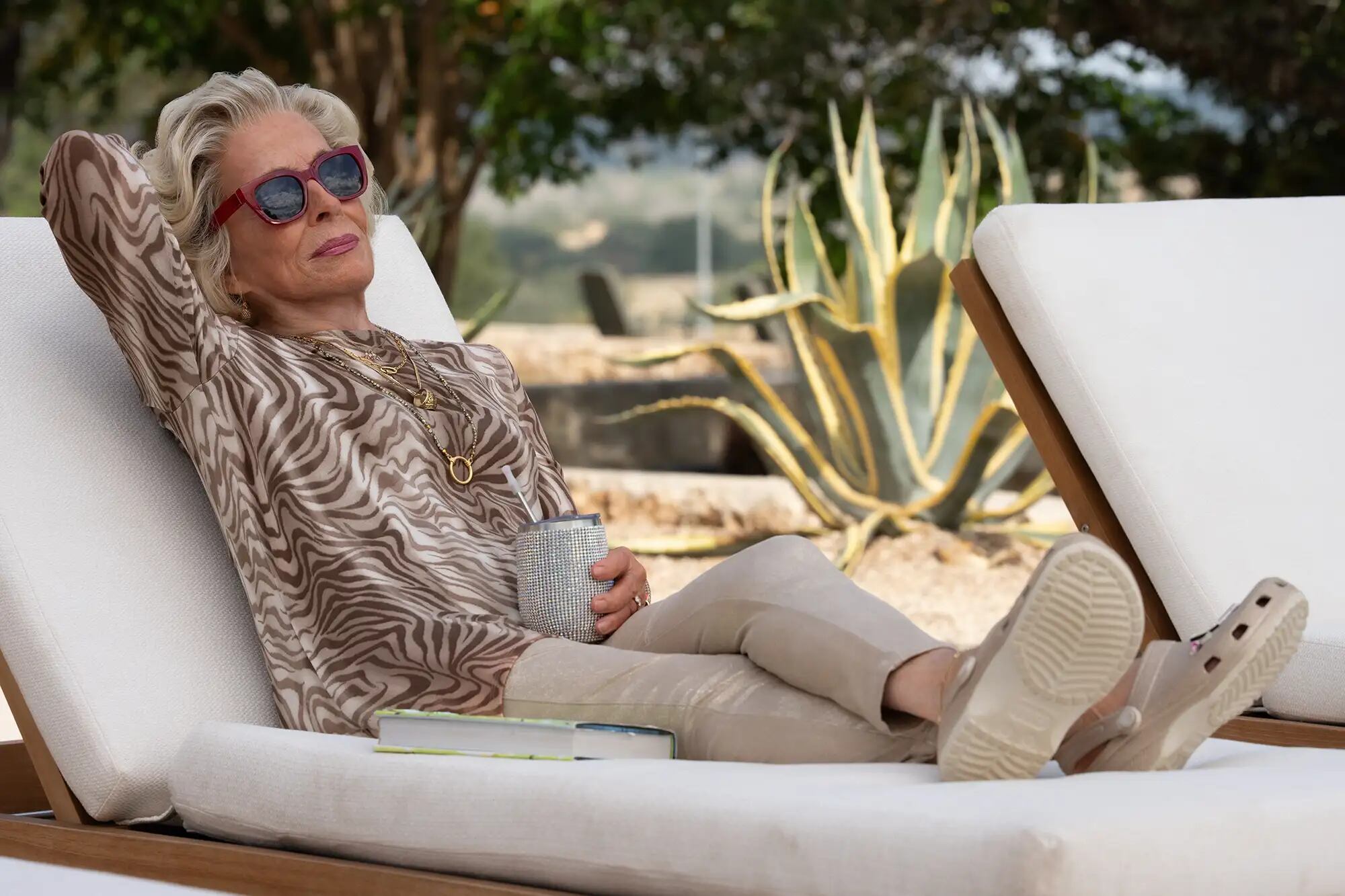 Holland Taylor es parte del elenco principal de