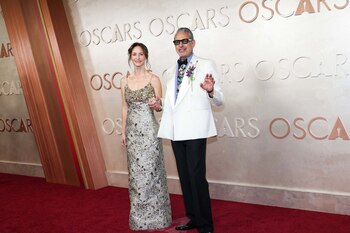Jeff Goldblum y Emilie Livingston