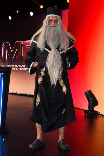 El particular look de Luis