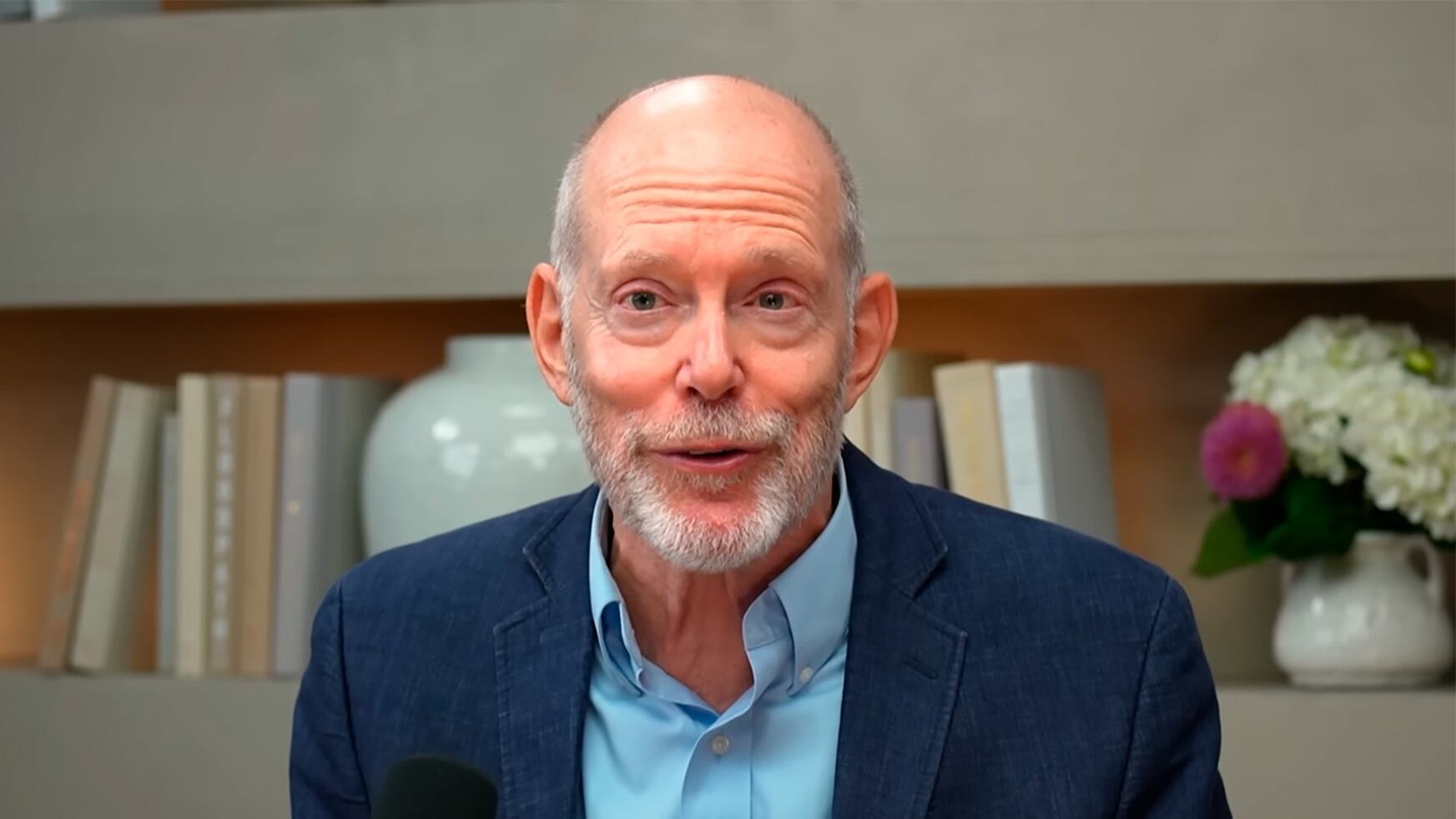 Las lecciones de vida de adultos mayores de 80 a 100 años resaltan la importancia de la gratitud, la honestidad y la autocompasión (captura de video)