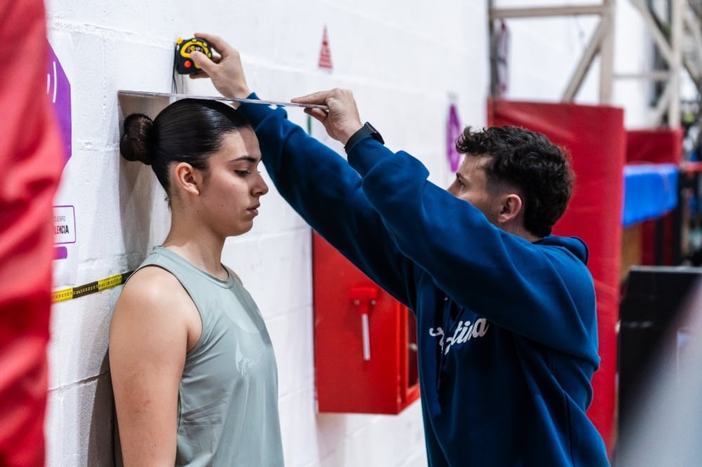 El filtro técnico de la CAB evaluará nivel competitivo, trayectoria, biotipo y talla, con atención a jugadores de más de dos metros y jugadoras de más de 1,85 (Prensa CAB)