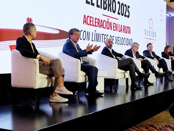 Al lanzamiento de El Libro 2025: "Aceleración en la ruta con límites de velocidad", un análisis exhaustivo de Visión Davivienda de las proyecciones económicas, asistieron importantes dirigentes gremiales - crédito @VisionDavi/X