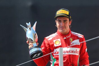 Fernando Alonso en el podio