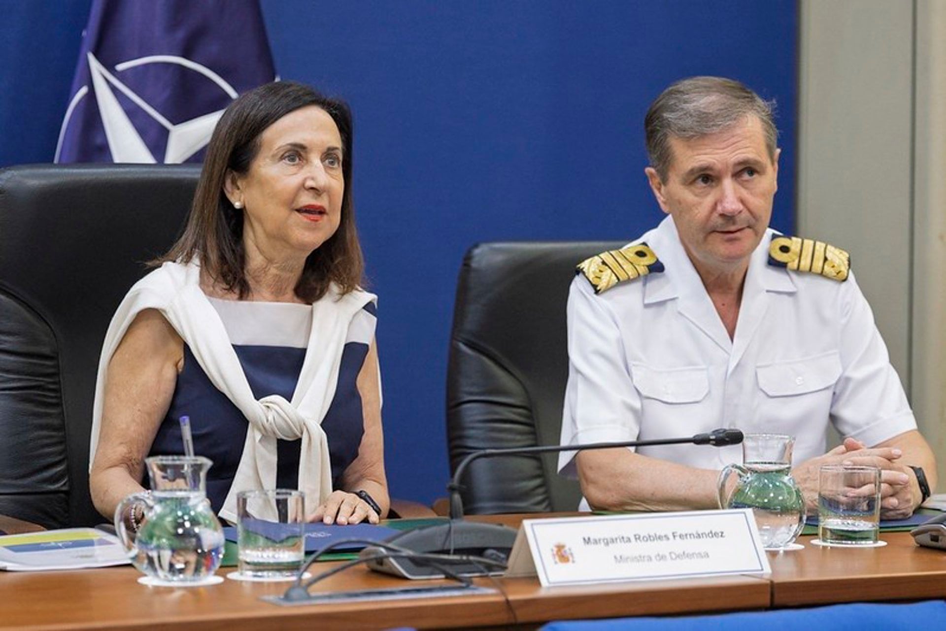 Robles destaca la "disponibilidad" de las Fuerzas Armadas en la OTAN ante integrantes del 'Despliegue Atlántico 26'