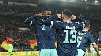 Alemania suda para derrotar a Ghana