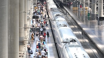 Los usuarios de la Alta Velocidad y el tren se contraen en mayo tras caer el sector ferroviario un 5,9%