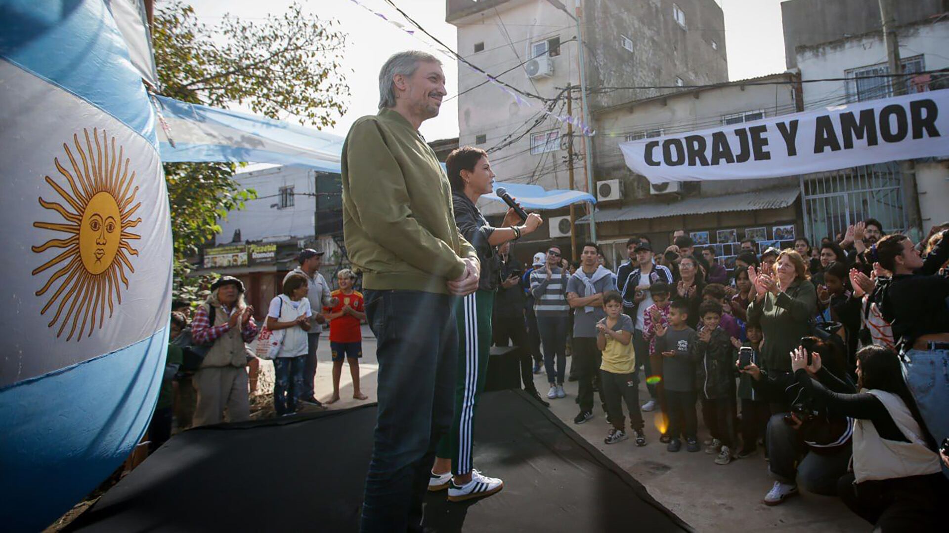 Máximo Kirchner junto a Mayra Mendoza