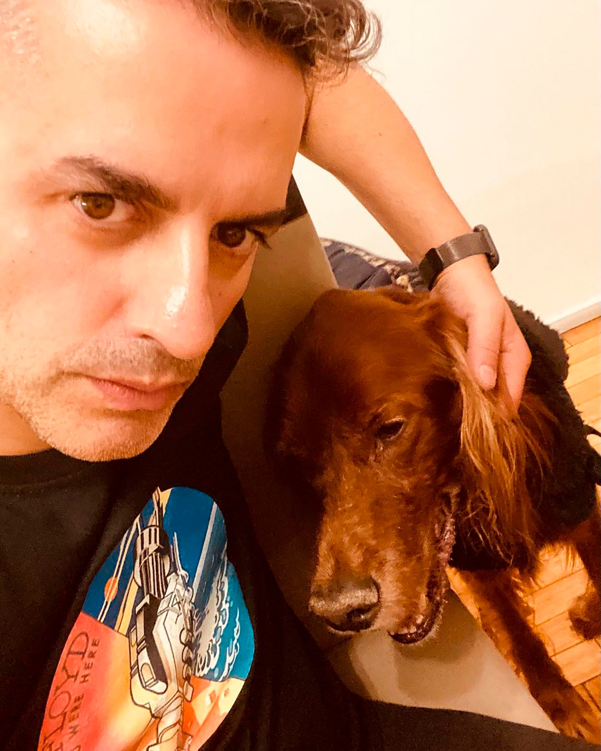 Ángel de Brito recordó a Chéster desde Madrid y habló de su deseo de volver a adoptar