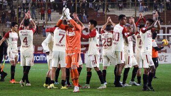 Universitario venció 2-0 a Binacional