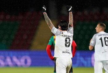 Gianluca Lapadula celebrando victoria del