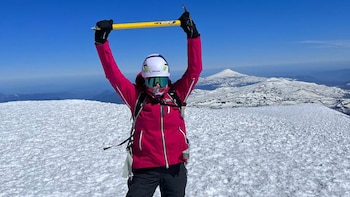 Lola Lanusse en una cumbre