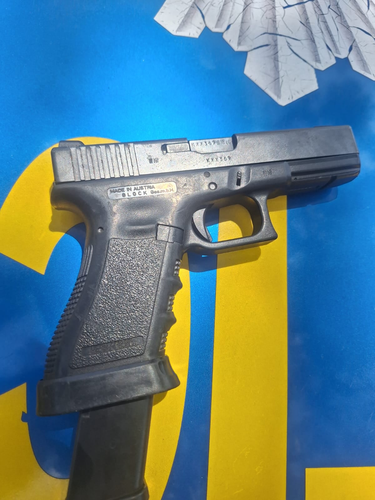 Las autoridades incautaron una pistola presuntamente utilizada en el ataque armado registrado en Ciudad de Guatemala. (Foto cortesía PNC de Guatemala)