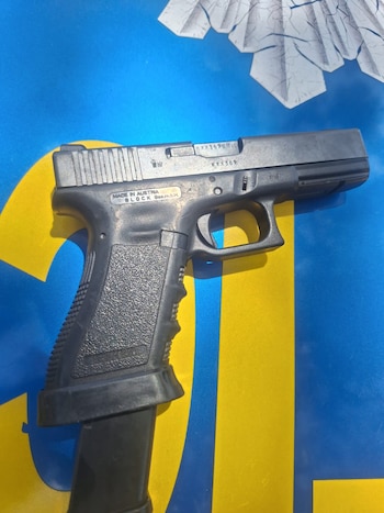 Las autoridades incautaron una pistola presuntamente utilizada en el ataque armado registrado en Ciudad de Guatemala. (Foto cortesía PNC de Guatemala)