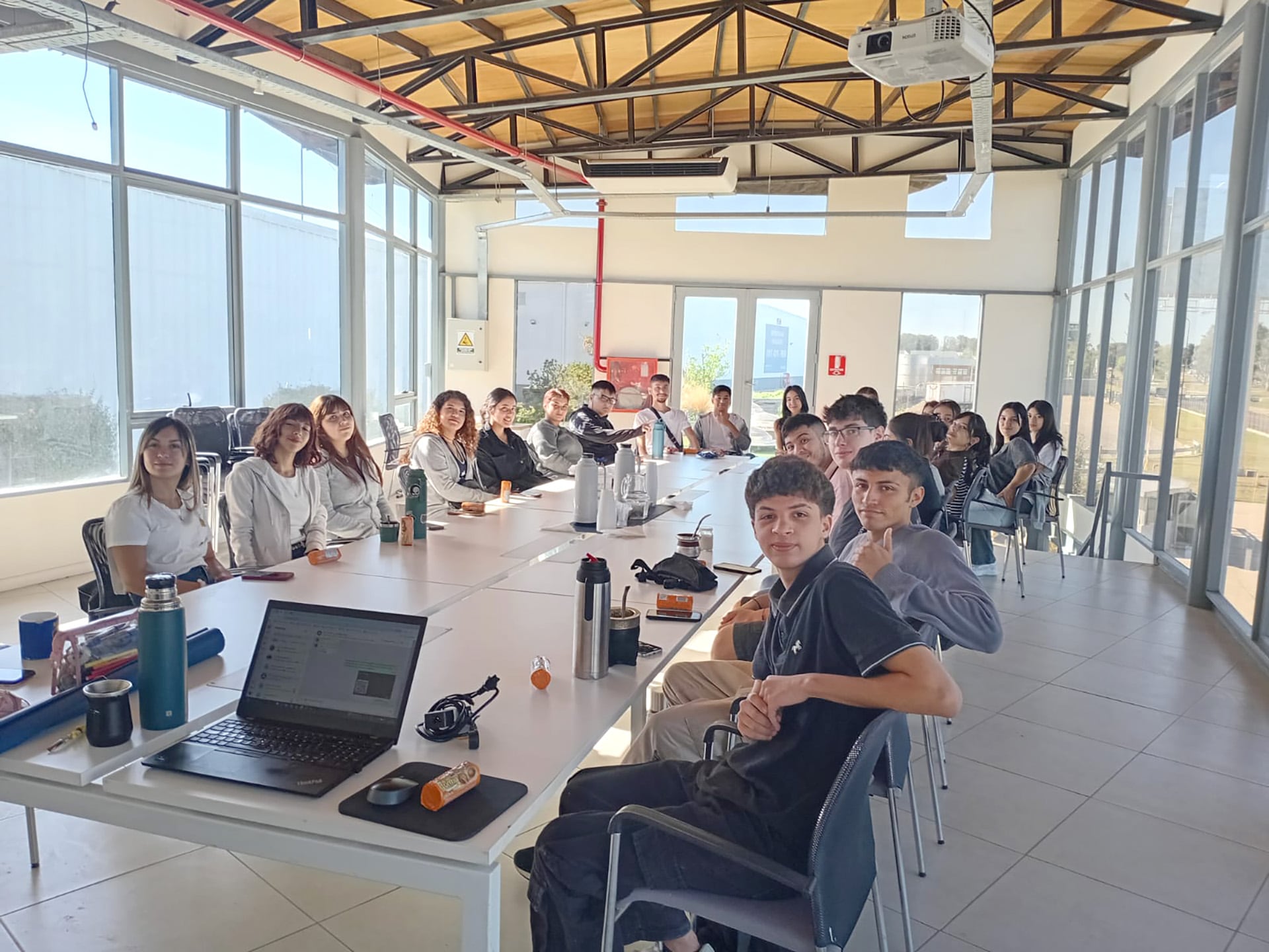 Un 60% de los jóvenes de barrios populares ya no cree que el trabajo sea un mecanismo de ascenso social, rompiendo una histórica expectativa laboral