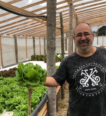 Alejandro Marchena, esposo de Mariana,