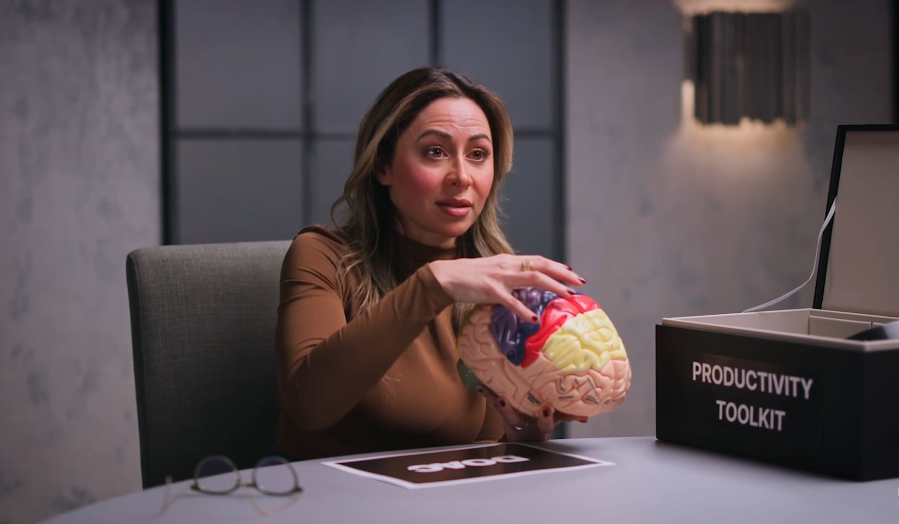 Un estudio científico reveló que el contacto con la naturaleza alivia la fatiga mental con mayor eficacia que el consumo de redes sociales (Captura de video: YouTube/@TheDiaryOfACEO)