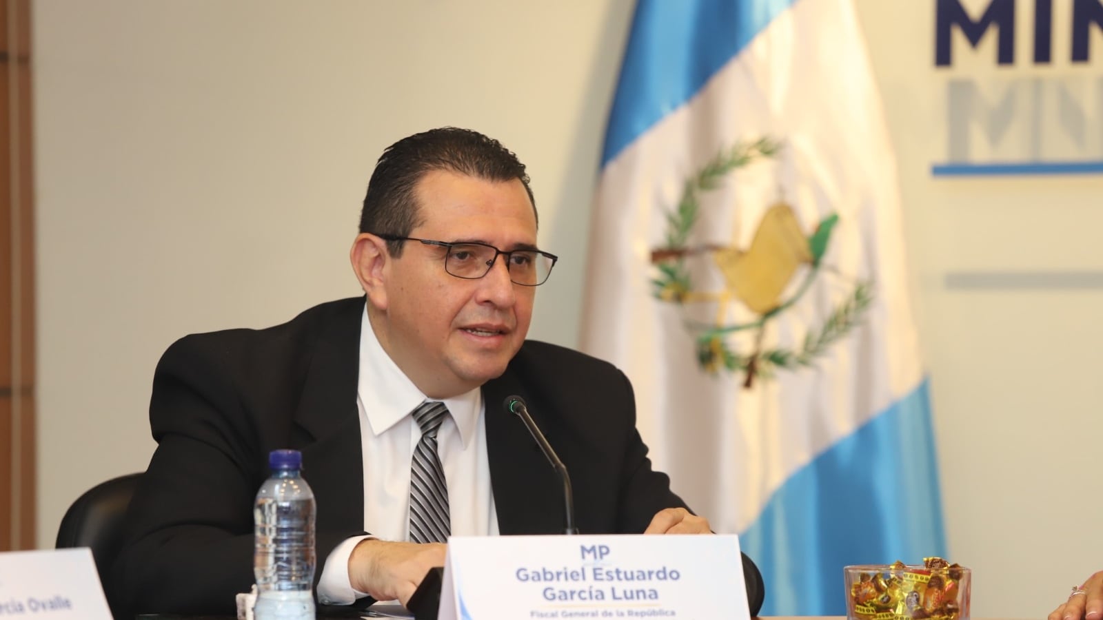 La designación de García Luna ocurre tras meses de observaciones y votaciones conflictivas. La misión europea destaca la importancia de esta transición. Las implicancias para líderes indígenas y defensores de derechos quedan abiertas (Foto cortesía Ministerio Público)