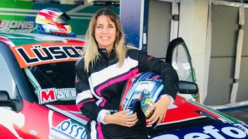 Es empleada bancaria, se decidió