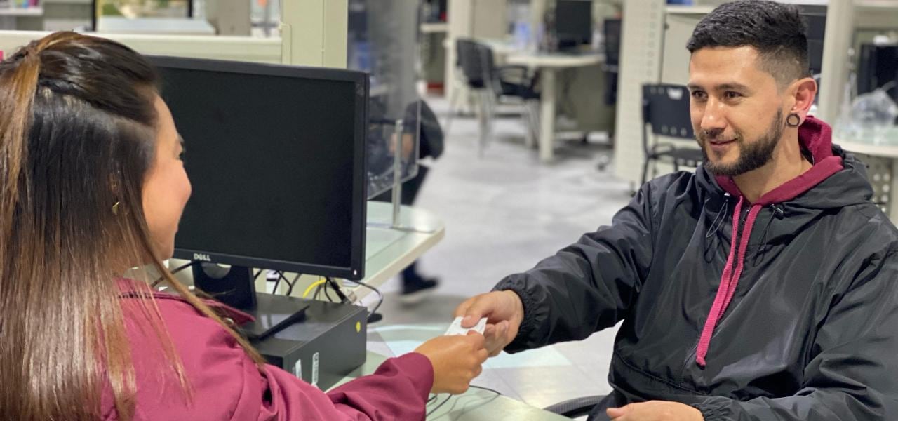 Las personas con comparendos pendientes pueden recibir orientación en Cade, SuperCade, Casas de Justicia y canales de WhatsApp - crédito Secretaría de Seguridad