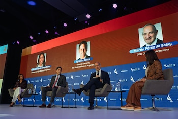María Eugenia Sampalione, Country Manager de Newmont, Ignacio Costa gerente genereal de Río Tinto Lithium, y Martín Pérez de Solay, CEO de Glencore Argentina