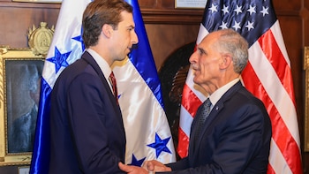 El presidente de Honduras y subsecretario de Estados Unidos abordan la inversión y la seguridad