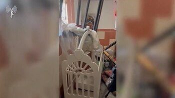 La cuna en la habitación