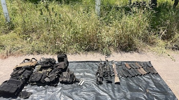 Estos fueron los objetos asegurados por el Ejército Mexicano en Escuinapa. Crédito: SSP Sinaloa