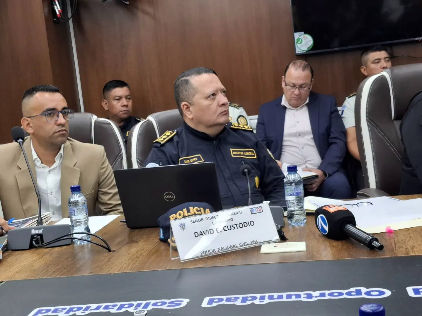 David Custodio Boteo, director de la Policía Nacional Civil acudió a una citación en el Congreso. (Bancada VOS de Guatemala)
