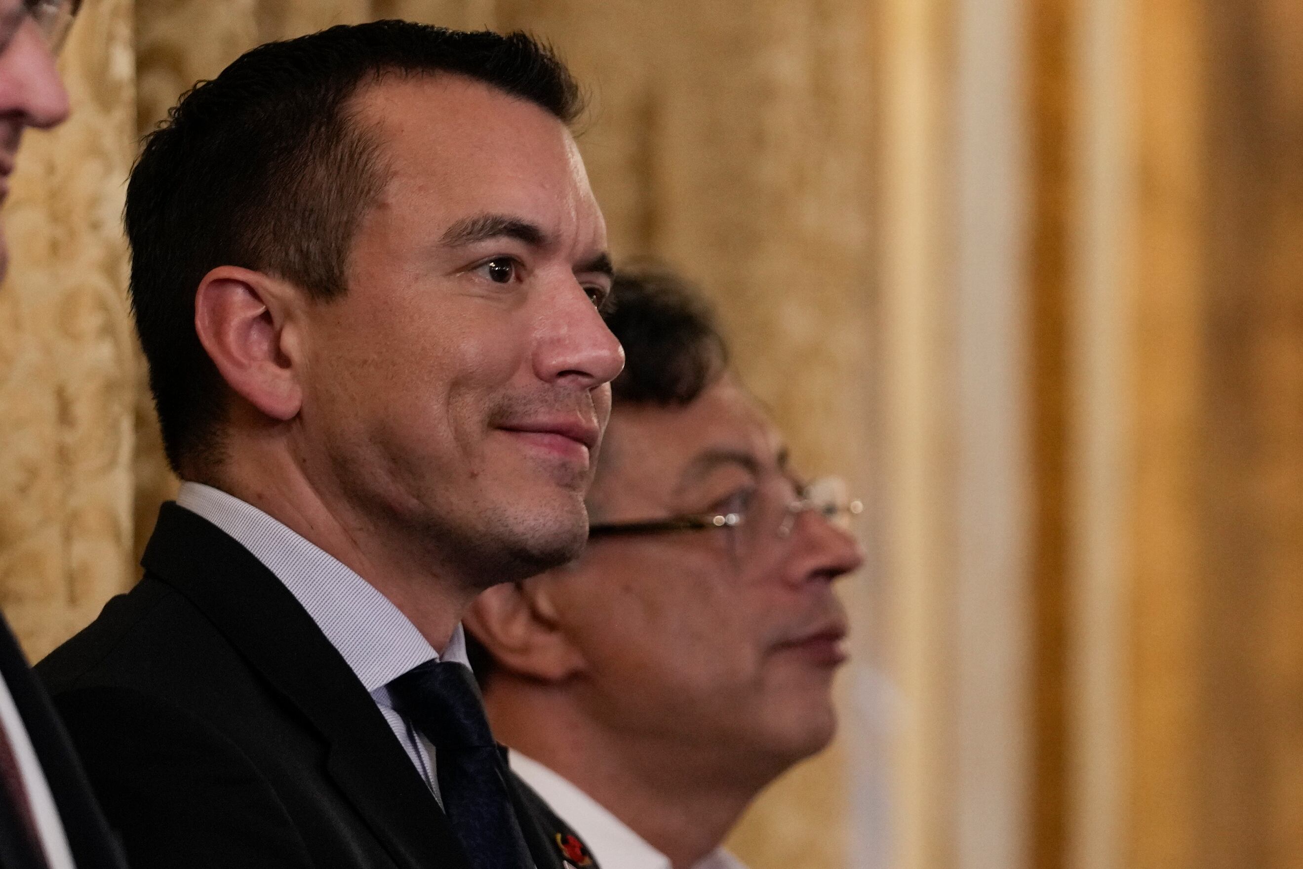 La crisis entre Ecuador y Colombia se mantiene a pesar de las críticas en ambos países - crédito AP