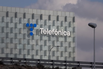 Telefónica cerró la venta de