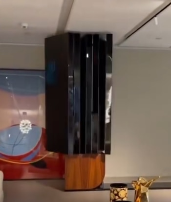 Televisores se pliegan hasta en cinco partes.