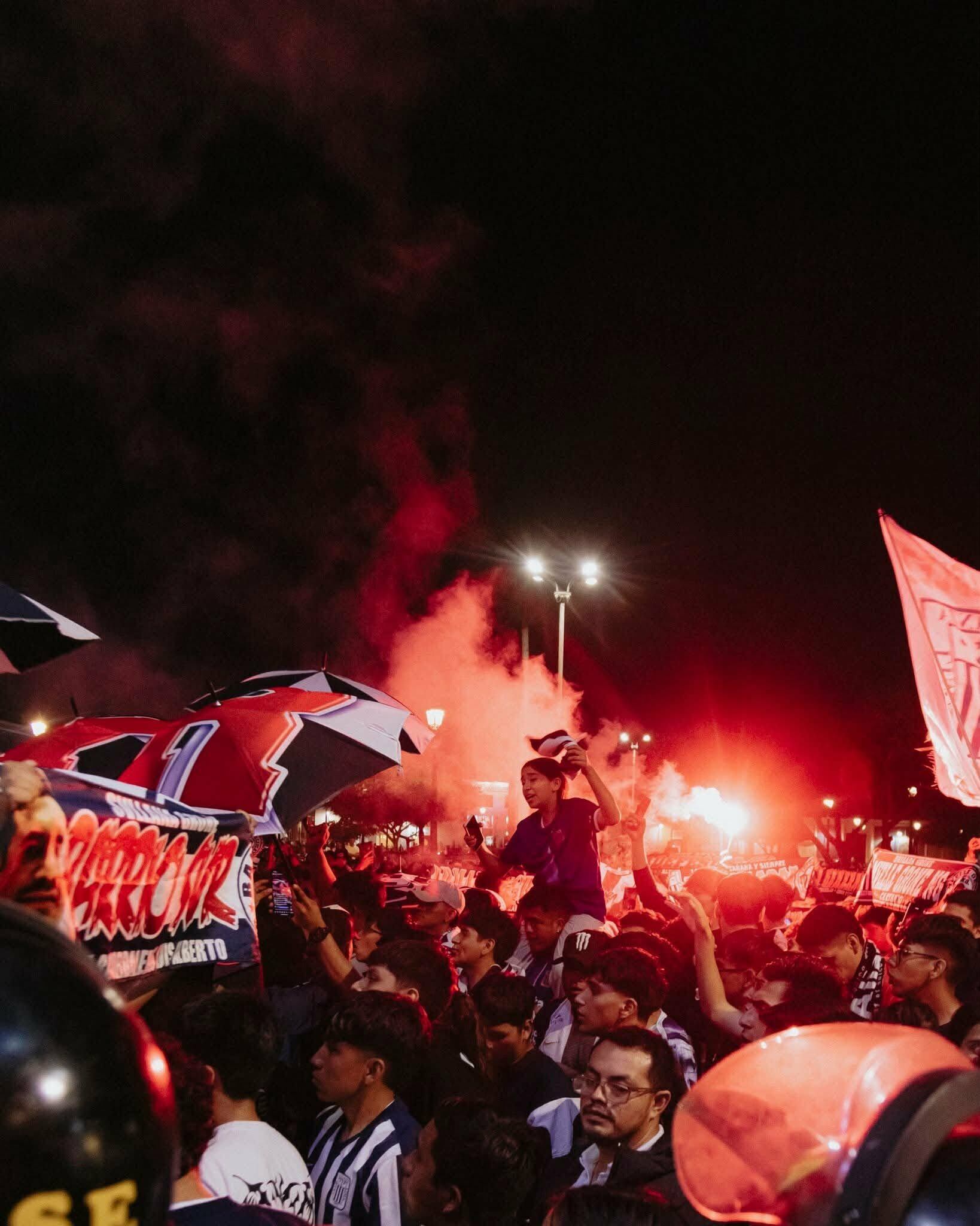 Alianza Lima recibió un impresionante banderazo en Trujillo. Crédito: Aliancismo