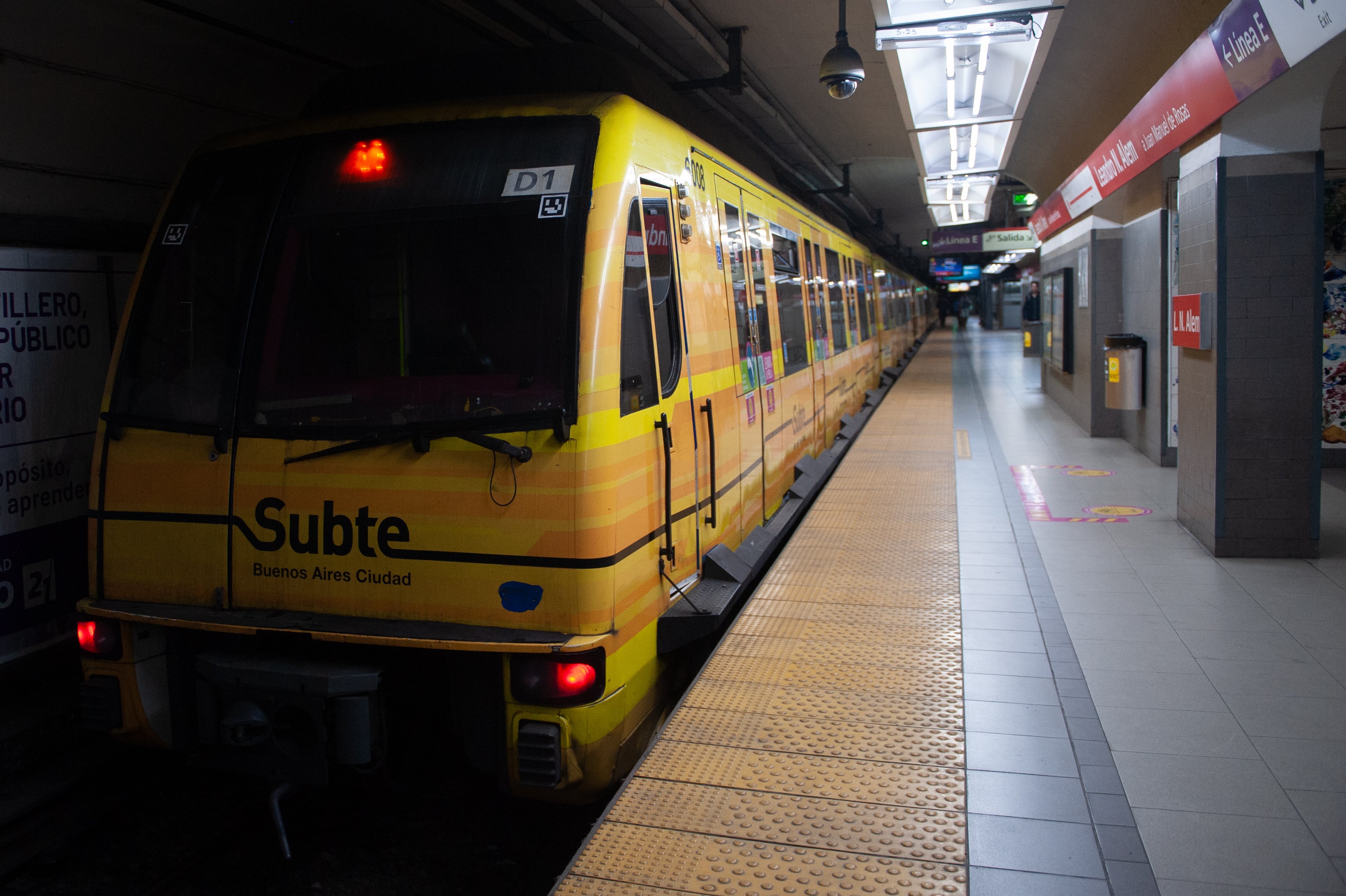 Metrodelegados anunciaron un paro parcial de para este miércoles 11 de febrero, en reclamo contra la reforma laboral que impulsa el Gobierno de Javier Milei. (Jaime Olivos)