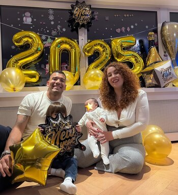 Walter Benítez con su pareja