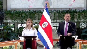 Rodrigo Chaves nombra a Laura