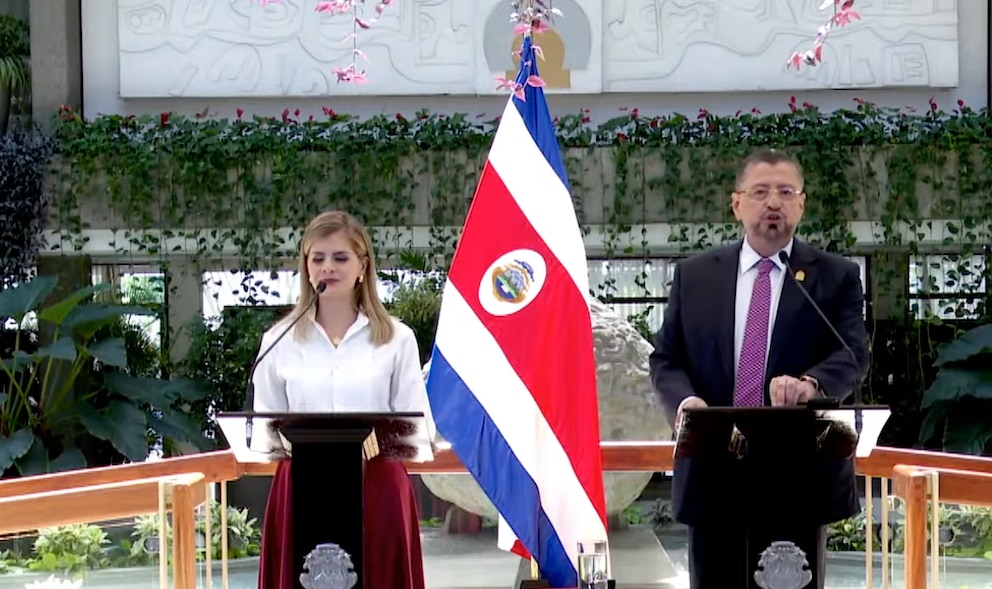 Rodrigo Chaves nombra a Laura Fernández como ministra de Presidencia para coordinar transición gubernamental