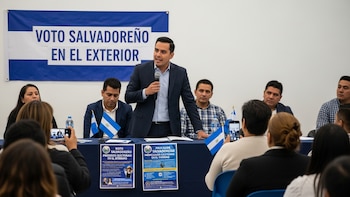 La reforma constitucional que abre la circunscripción electoral a los salvadoreños en el exterior entra en vigor este 15 de mayo