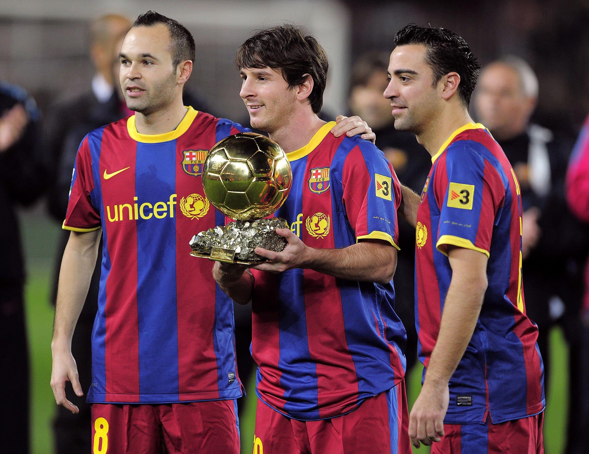 Messi, Iniesta y Xavi integraron la terna nominada al Balón de Oro 2010 (AFP PHOTO/ JOSEP LAGO)