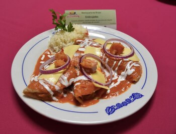 Las enchiladas son un alimento