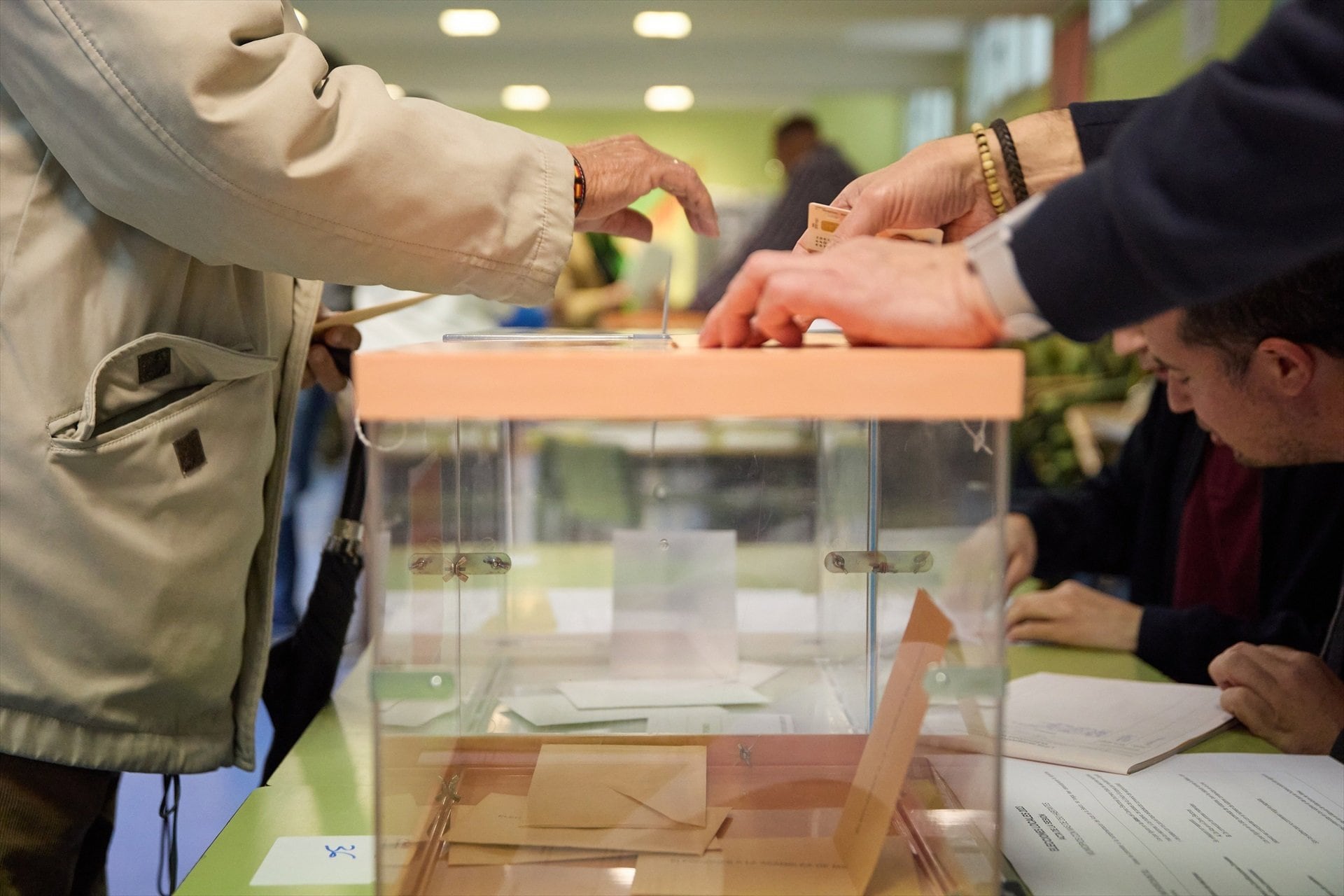 Experta UNIR alerta que algoritmos en campaña facilitan "polarizar" y aconseja "controlar" información