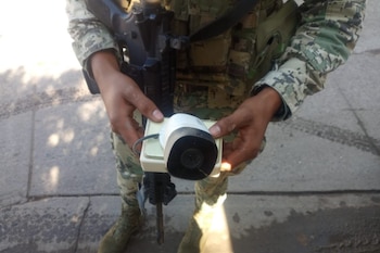 Cámara retirada por elementos federales.