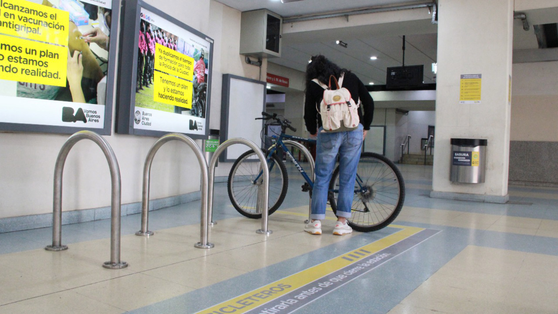 Instalarán más bicicleteros en el